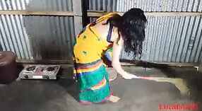 Indiase bhabi indulges in steamy thuis seks met haar man 0 min 0 sec