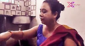Une écolière indienne devient coquine avec Dewar pendant que son mari est absent 0 minute 0 sec