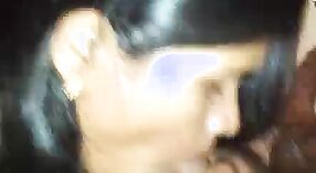 El coño peludo de Indian bhabhi es complacido por su novio en este video caliente 0 mín. 40 sec