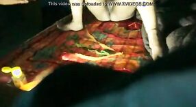 पोर्नो व्हिडिओमध्ये भारतीय किशोरवयीन मुलाची कामुक आंघोळीची वेळ 1 मिन 30 सेकंद