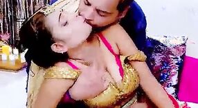 भारतीय फूहड़ हो जाता है उसके बड़े गधे की मालिश के दौरान नई शादी 7 मिन 00 एसईसी