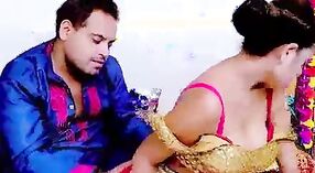 Индийская шлюха получает массаж своей большой задницы во время нового брака 7 минута 50 сек