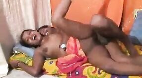 Goûtez à la brutalité indienne avec cette vidéo chaude et torride 4 minute 40 sec