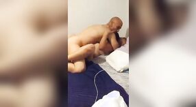 Grande pauzudos mulher recebe seu bichano esticado 2 minuto 50 SEC