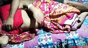 அழகான பெண் தனது கணவரின் நண்பருடன் வீட்டில் நீராவி உடலுறவில் ஈடுபடுகிறார் 1 நிமிடம் 10 நொடி