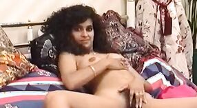 Indiano bellezza con un curvy corpo masturba per lei fidanzato 8 min 40 sec