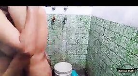 Indiano cameriera Sonia prende catturati presa un bagno da lei capo 9 min 30 sec