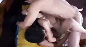 HD-video van Shati Khatun ' s erotische ontmoeting met hini boys 15 min 00 sec