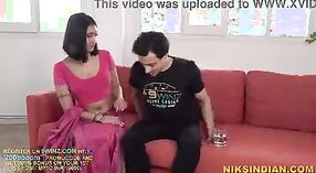 Gadis perguruan tinggi dengan payudara besar membuat vaginanya ditumbuk keras dalam film porno India 3 min 20 sec