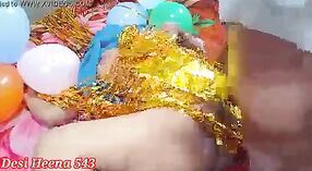 দেশি হিনার জন্মদিন এই গরম এবং বাষ্পীয় ভিডিওটির সাথে মনে রাখার জন্য একটি উপহার 3 মিন 00 সেকেন্ড