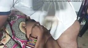 या हिंदी अश्लील व्हिडिओमध्ये एक गरम भारतीय स्त्री कठोरपणे गोंधळात पडते 4 मिन 30 सेकंद
