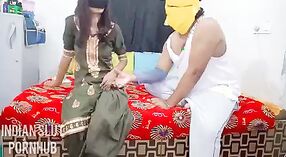 Indian xvideos.com przedstawiona ekscytujący sceny seksu Marwadi ze swoją zdradzającą żoną 0 / min 0 sec