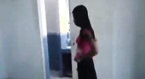 Si rambut coklat 30 minit Vidéo Bulan madu Desi Randi sing nggumunké 3 min 50 sec