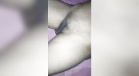 Video porno sin censura de grado B de Manisha Sharma en un coño apretado 0 mín. 0 sec