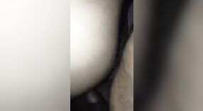 Video porno sin censura de grado B de Manisha Sharma en un coño apretado 0 mín. 40 sec