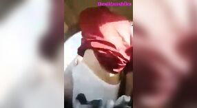 Indian beauty gets naughty in the car with her husband 3 min 20 sec