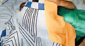 భారతీయ భాబీ రోజ్ వింటర్స్ బాలికలు మరియు అబ్బాయిలతో కఠినమైన శృంగారంలో పాల్గొంటున్నారు 7 మిన్ 00 సెకను