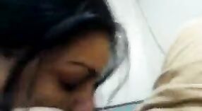 సన్నగా ఉండే టీన్ గుజర్‌హాన్‌లో ఆమె కమ్ నింపండి 0 మిన్ 50 సెకను
