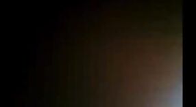చీకె చెన్నై జంట షామియానా కింద ఆవిరి ఫక్ సెషన్‌ను ఆనందిస్తుంది 1 మిన్ 40 సెకను