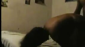एक बस्टी भाभी असलेल्या वाफेच्या भारतीय लैंगिक दृश्याचे पडदे-पडद्यावर दृश्य 5 मिन 20 सेकंद