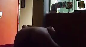 सिमा सॅक्स व्हिडिओमध्ये मागील सीटवर तरुण श्यामला हस्तमैथुन करणारे आहेत 1 मिन 40 सेकंद