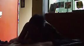 Sima sax vídeo apresenta jovem morena se masturbando no banco de trás 0 minuto 40 SEC