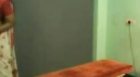 Sexxx vídeo de uma gostosa indiana menina recebendo seu bichano martelado 1 minuto 50 SEC