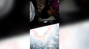 সেরা ভারতীয় অশ্লীল ভিডিও সাইটে একটি গরম স্ত্রী নিজেকে আনন্দিত করে 2 মিন 50 সেকেন্ড