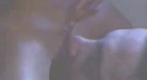 பெரிய கருப்பு காதலனுடன் நீராவி உடலுறவில் தேசி ரெட்னெக் ஈடுபடுகிறார் 3 நிமிடம் 40 நொடி