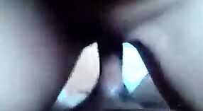 Uma menina quente recebe seu bichano martelado duro por seu namorado neste vídeo escandaloso 6 minuto 20 SEC