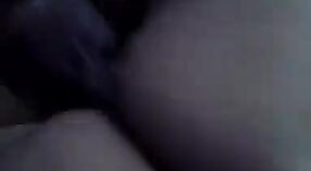 Uma menina quente recebe seu bichano martelado duro por seu namorado neste vídeo escandaloso 9 minuto 20 SEC