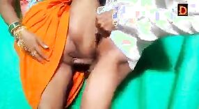 بھارتی گرل فرینڈ کی باپ سے بھرا ویڈیو کی ایک گرم ، شہوت انگیز threesome کے 1 کم از کم 20 سیکنڈ