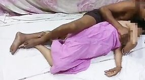 Indian girl x video presenta a una adorable chica asiática haciendo una mamada 0 mín. 0 sec