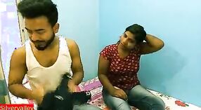Indiano coppia gode anale sesso in questo voyeuristic video 1 min 50 sec