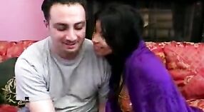Indiano fidanzate e loro amante avere steamy sesso in hotel stanza 0 min 0 sec