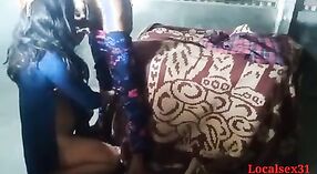 La toute première vidéo de Desi bhabhi mettant en vedette un Indien dans un porno fait maison 2 minute 20 sec