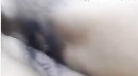 Une vraie chatte indienne explorée par des lesbiennes dans une vidéo torride 0 minute 0 sec