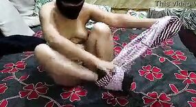 Indiase babe enjoys heet douche seks in HD 1 min 50 sec
