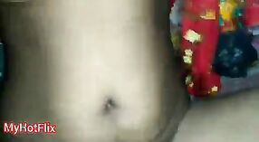 ભારતીય બેબ તેના નગ્ન અને ચમકતા સ્તનોને ગરમ પોર્ન વિડિઓમાં બતાવે છે 0 મીન 0 સેકન્ડ