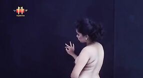 भारतीय चाची अश्लील: अमेशा की सेक्सी साहसिक 3 मिन 20 एसईसी