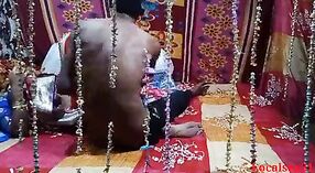 Malam pertama istri Desi bersama suaminya-video yang panas dan beruap 2 min 00 sec