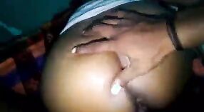 Petite amie indienne fait une pipe sensuelle et se fait défoncer 7 minute 00 sec