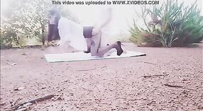 Les femmes indiennes giclent dans une vidéo de fellation chaude 2 minute 20 sec