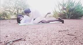 Les femmes indiennes giclent dans une vidéo de fellation chaude 3 minute 40 sec
