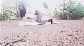 Les femmes indiennes giclent dans une vidéo de fellation chaude 0 minute 0 sec