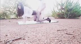 Les femmes indiennes giclent dans une vidéo de fellation chaude 1 minute 00 sec
