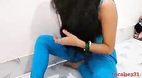 Chica india Desi se entrega a una sesión de sexo en casa humeante contigo 0 mín. 0 sec