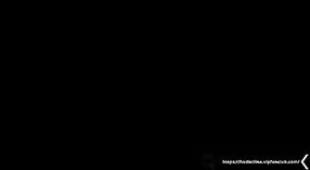 இந்த எச்டி வீடியோவில் ஒரு நீராவி குளியல் அமர்வில் தேசி அத்தை ஈடுபடுகிறார் 8 நிமிடம் 40 நொடி