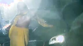 رقصة المطر بونام باندي 2020: فيديو ساخن ومشبع بالبخار 1 دقيقة 40 ثانية