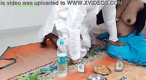 बनारसी शैलीसह नग्न भारतीय आंटी रॅन्डीचा कठोर सेक्स व्हिडिओ 5 मिन 20 सेकंद